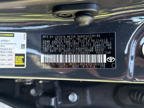 Used 2025 Toyota Corolla SE w/ SE Premium Package FWD image 22