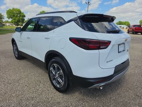 Used 2024 Chevrolet Blazer LT w/ Convenience Package FWD image 3