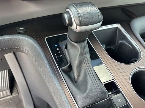 Used 2023 Toyota Sienna XLE image 7