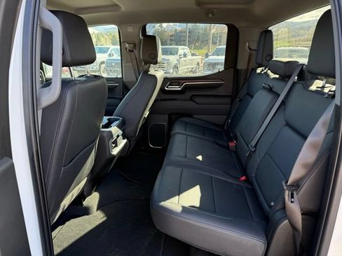 Used 2023 GMC Sierra 1500 SLT w/ SLT Convenience Package AWD/4WD image 28