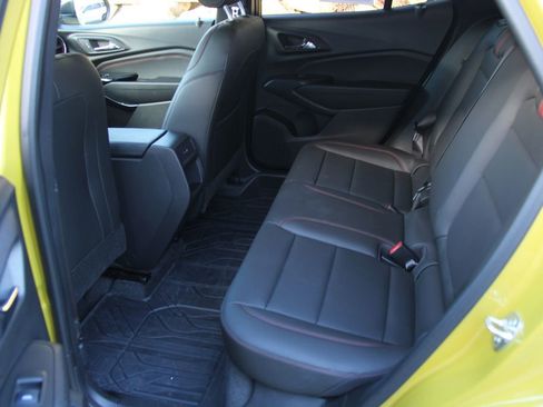 Used 2025 Chevrolet Trax RS image 29