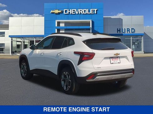 New 2026 Chevrolet Trax LT w/ Driver Confidence Package FWD image 7