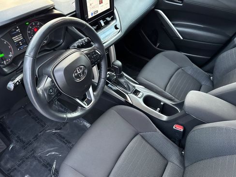 Used 2024 Toyota Corolla Cross SE image 10