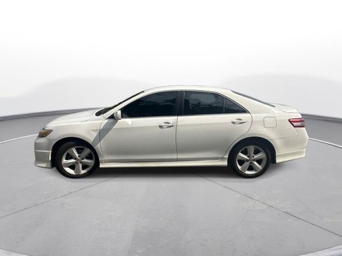 Used 2011 Toyota Camry SE FWD image 9