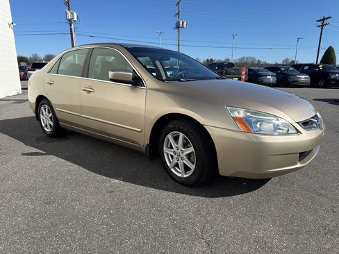 Used 2004 Honda Accord EX image 3