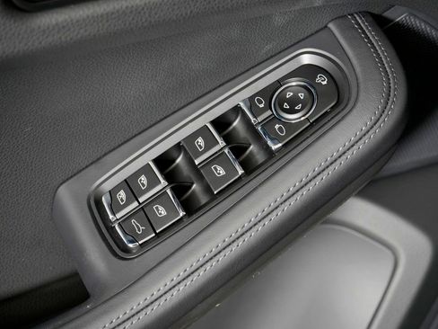 New 2026 Porsche Macan Turbo image 15