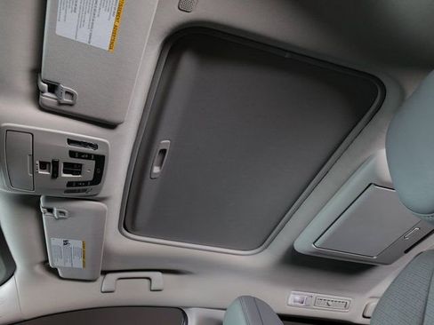 Used 2023 Toyota Sienna Limited AWD/4WD image 21