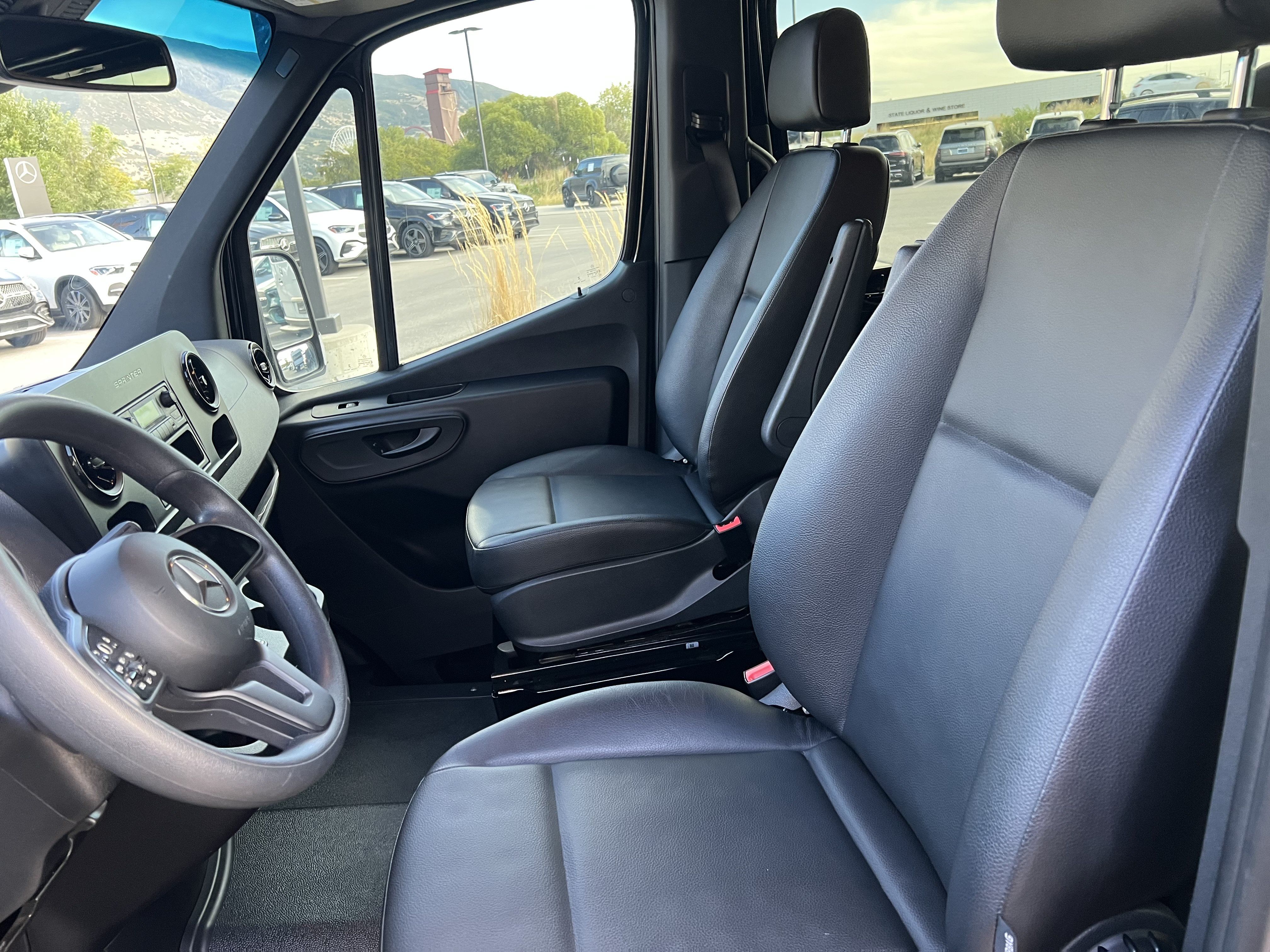 Used 2023 Mercedes-Benz Sprinter 2500 image 14