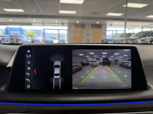 Used 2018 BMW 750i RWD image 23