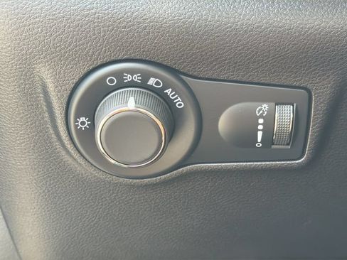 Used 2025 Jeep Compass Sport AWD/4WD image 22