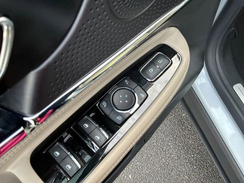 Used 2025 Lincoln Corsair FWD w/ Equipment Group 101A image 11