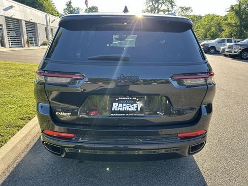 Used 2023 Jeep Grand Cherokee L Summit AWD/4WD image 27