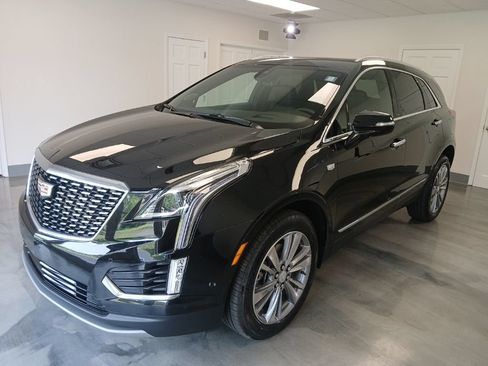 Certified 2025 Cadillac XT5 Premium Luxury w/ Technology Package AWD/4WD image 4