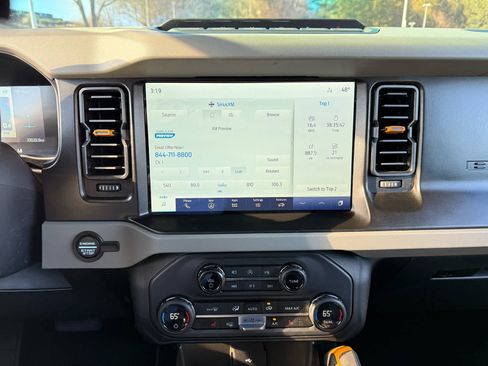 Used 2023 Ford Bronco Badlands w/ Sasquatch Package image 17