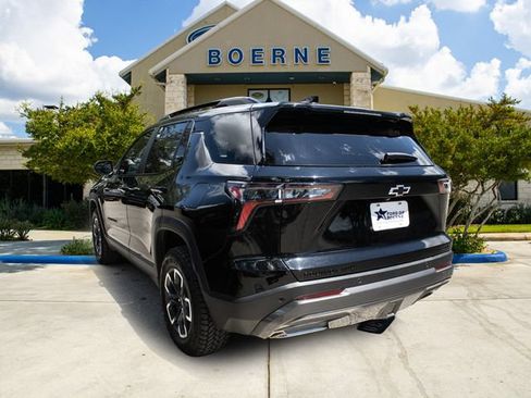 Used 2025 Chevrolet Equinox ACTIV AWD/4WD image 3