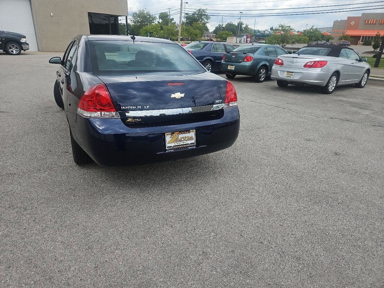 Used 2010 Chevrolet Impala LT w/ Convenience Package FWD image 4