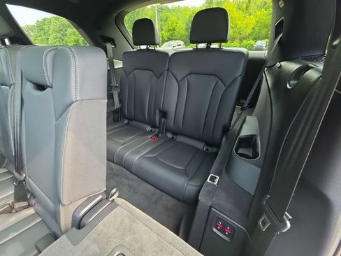 Used 2025 Audi Q7 2.0T Premium w/ Convenience Plus Package AWD/4WD image 24