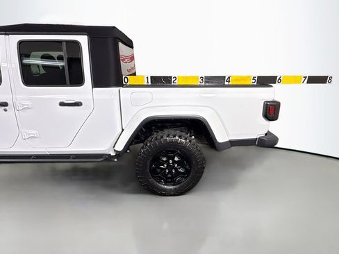 Used 2023 Jeep Gladiator Sport AWD/4WD image 30