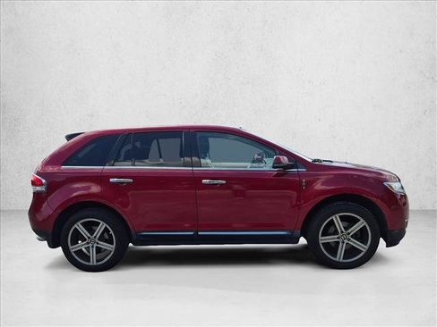 Used 2013 Lincoln MKX FWD image 4