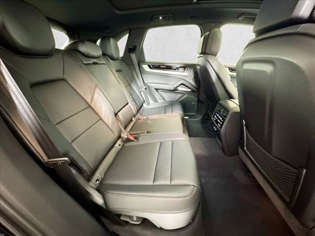 Certified 2026 Porsche Cayenne AWD/4WD image 23