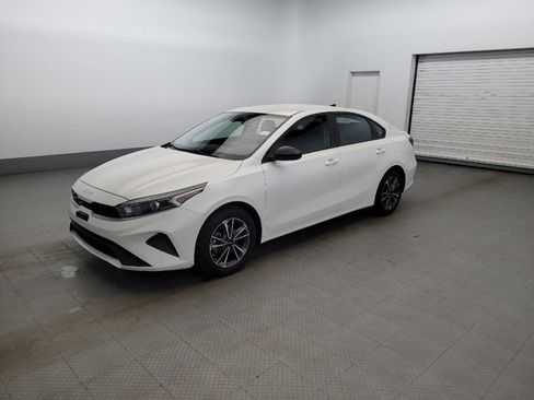 Used 2023 Kia Forte LXS FWD image 2