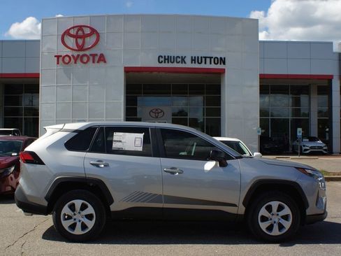 Used 2025 Toyota RAV4 LE image 9