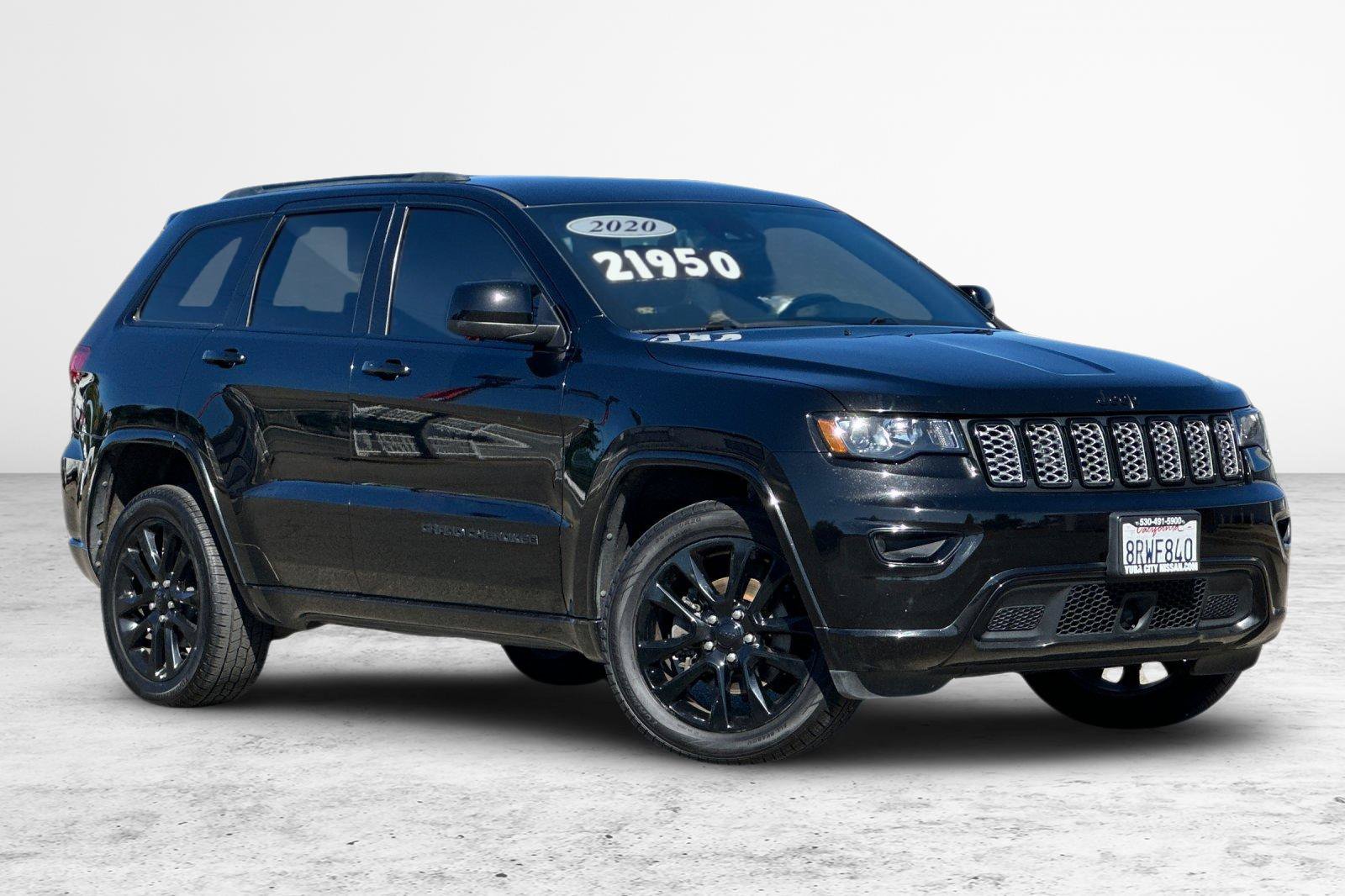 Used 2020 Jeep Grand Cherokee Altitude AWD/4WD image 2