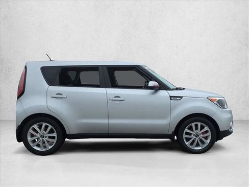 Used 2018 Kia Soul + FWD image 4