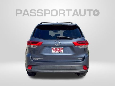 Used 2019 Toyota Highlander Plus AWD/4WD image 7