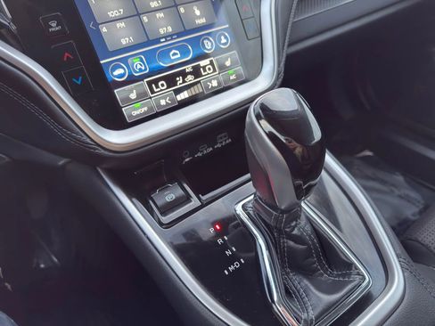 Used 2024 Subaru Outback Premium image 19