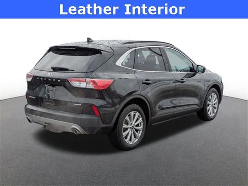 Certified 2022 Ford Escape Titanium w/ Titanium Elite Package image 3