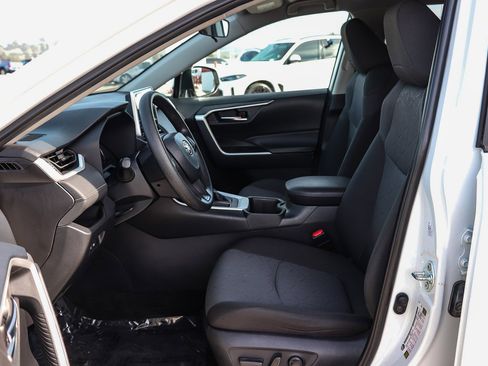 Used 2024 Toyota RAV4 XLE image 17