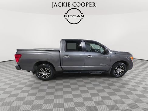 Used 2021 Nissan Titan SV w/ Off Road Protection Package image 4