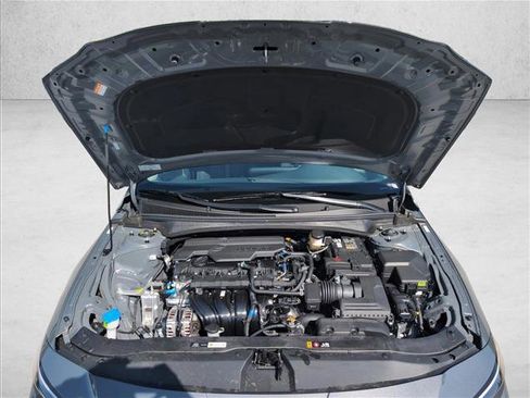 New 2026 Hyundai Elantra SE FWD image 19