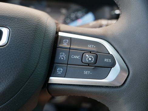 Used 2025 Jeep Compass Limited AWD/4WD image 29