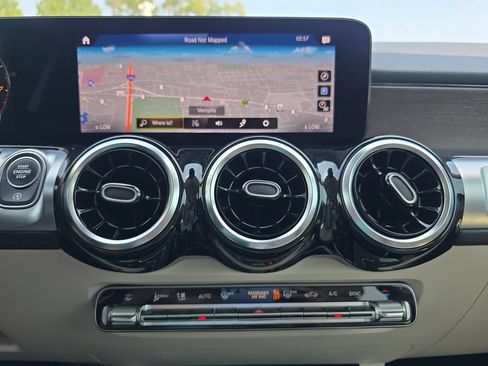 Certified 2022 Mercedes-Benz GLB 250 image 24