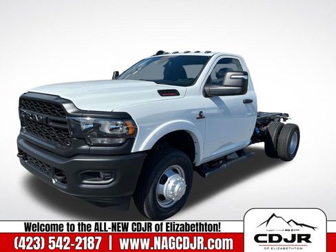 New 2024 RAM 3500 Tradesman image 7
