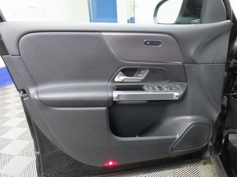 Used 2022 Mercedes-Benz GLB 250 4MATIC image 53