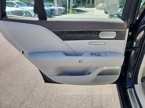 Used 2025 Genesis G90 3.5T AWD/4WD image 10