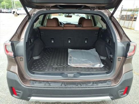 Used 2021 Subaru Outback Touring AWD/4WD image 13