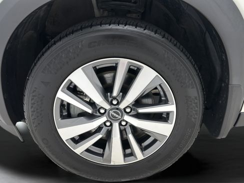 Used 2024 Nissan Pathfinder SL AWD/4WD image 8