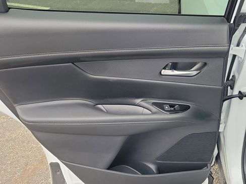 Used 2025 Nissan Murano SL image 13