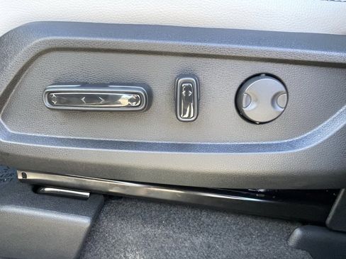 New 2025 Honda Pilot Touring image 30