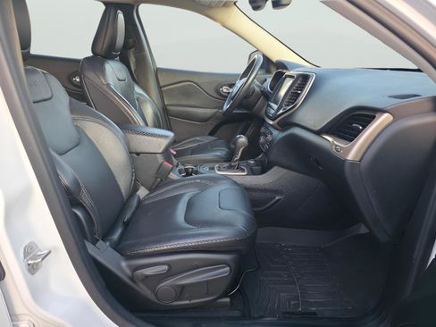 Used 2016 Jeep Cherokee Limited image 14