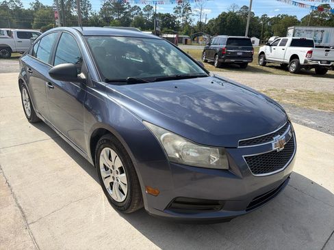 Used 2014 Chevrolet Cruze LS FWD image 3