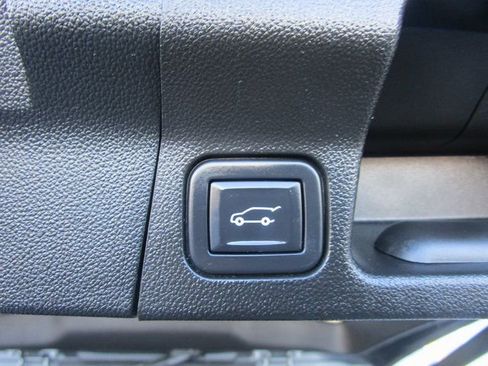 Used 2021 GMC Acadia SLE w/ Driver Convenience Package image 23