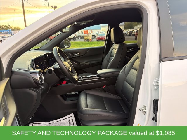 Used 2025 Chevrolet Equinox LT w/ Convenience Package II AWD/4WD image 3