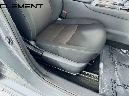 Used 2025 Nissan Sentra SV FWD image 32