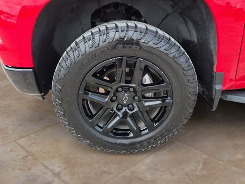 Used 2023 Chevrolet Silverado 1500 LT Trail Boss w/ LPO, Dark Essentials Package AWD/4WD image 29