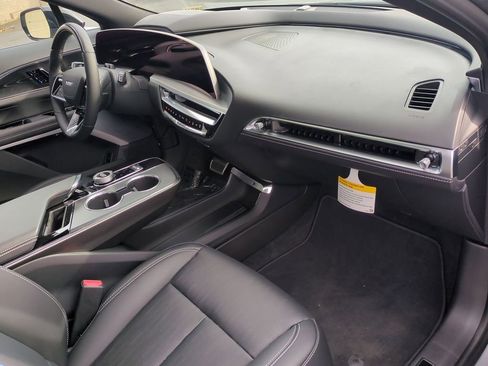 New 2026 Cadillac Lyriq V AWD/4WD image 33